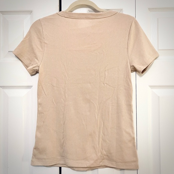 NWT Old Navy Fitted Scoop-Neck Rib-Knit T-shirt - Picture 4 of 4